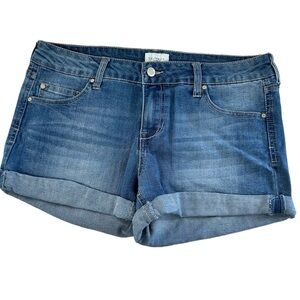 CELEBRITY PINK Blue Delaware Wash Cuffed Jean Shorts 11/30